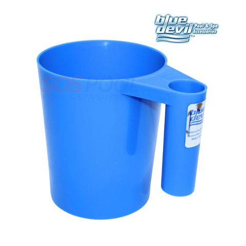 Blue Devil 1 Pound DE Scoop with Handle B8300 for pool filter maintenance by SOS Pool. Durable polypropylene construction.